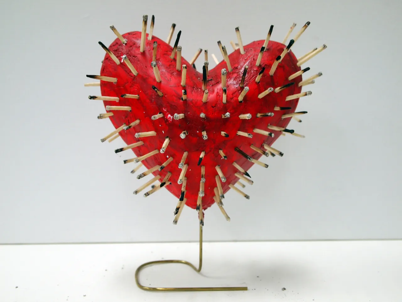 Wilder Shores of Love (사랑의 거친 해변), Ryu Sung Chul, 2012, {Isopink, putty, acryl, match sticks, copper wire}.jpg